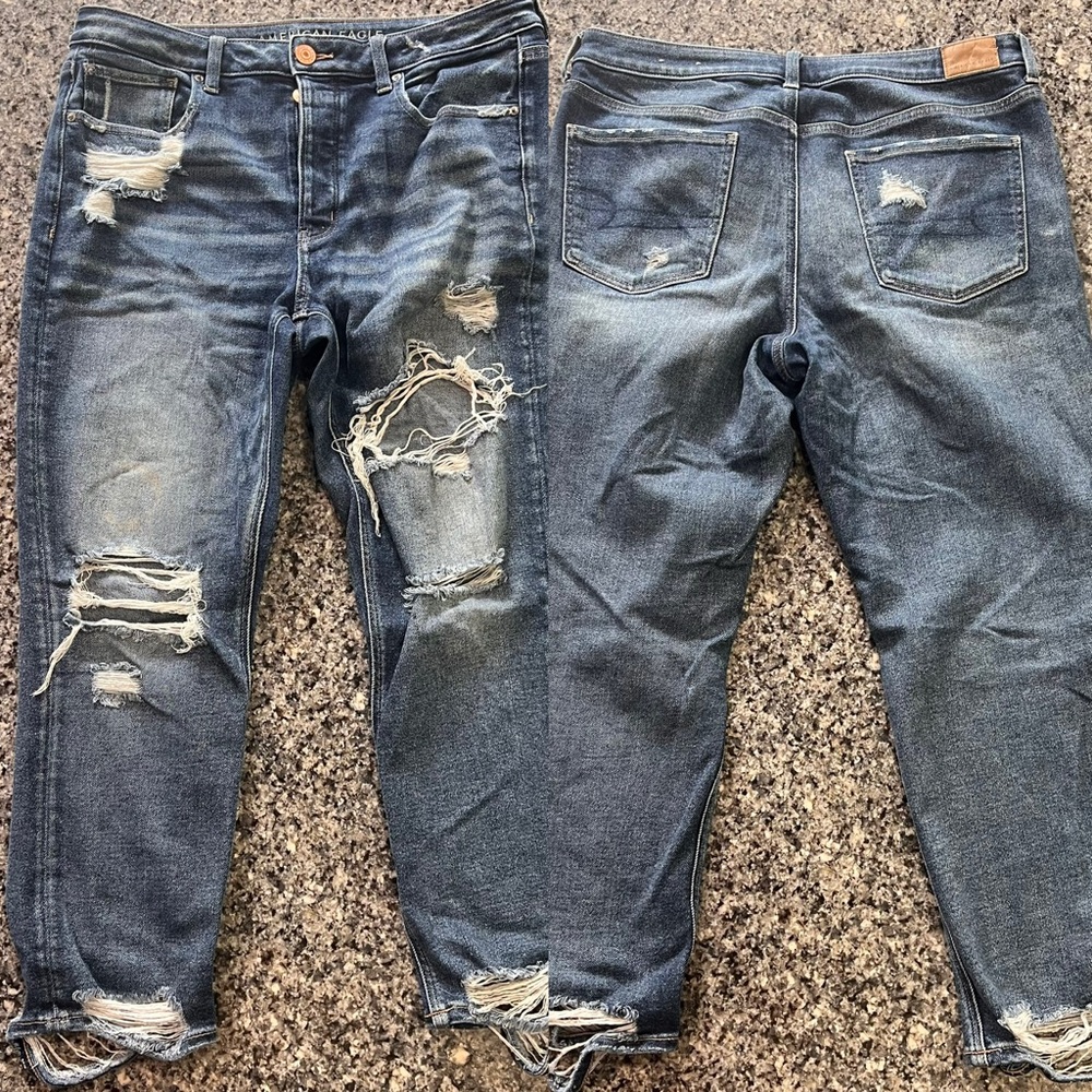 Women’s American Eagle “Tom Girl” Distressed Blue Jeans - Size 12S